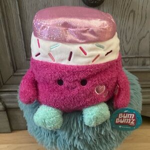 BRAND NEW BUM BUMZ SIZE 7.5”! NWT! SMOKE FREE HOME!